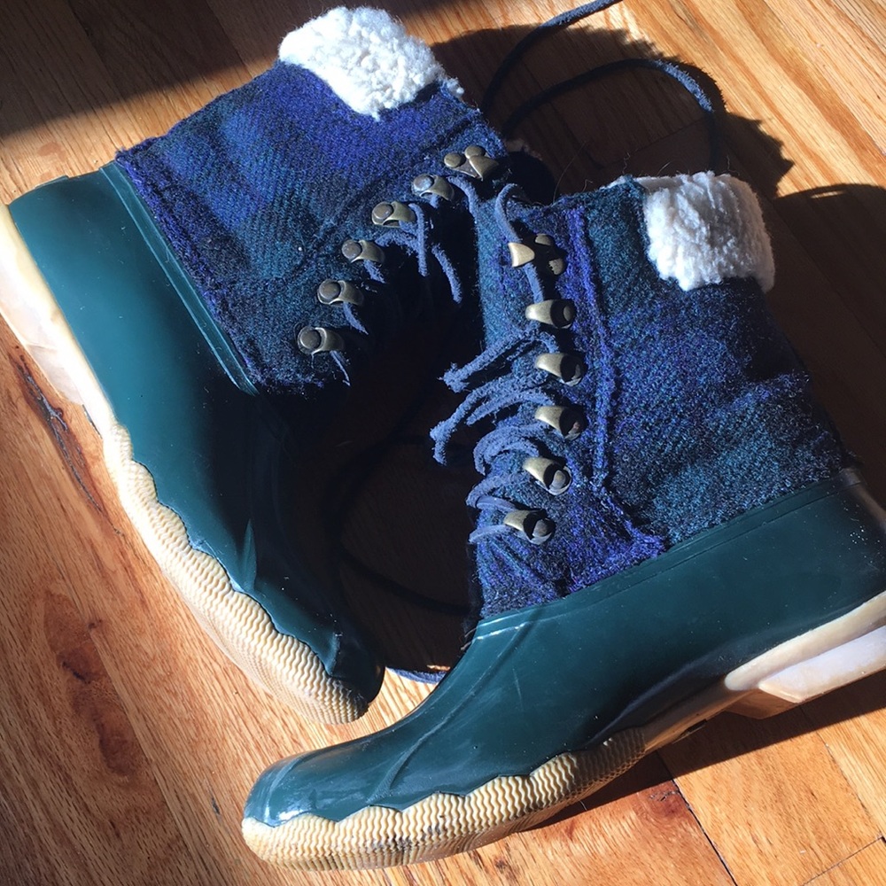 J Crew Sperry Saltwater plaid winter boots size 8